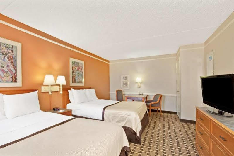 Red Roof Inn Houston North - Fm1960 & I-45 Westfield Exterior foto